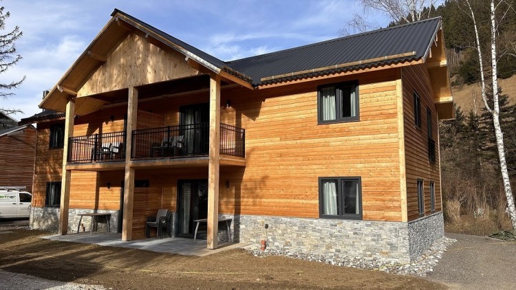 Mountain Chalets and Apartments near Alpine Lake